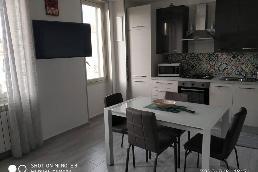 Home Sweet Home Appartamento Ricco Di Comfort 팔레르모 외부 사진
